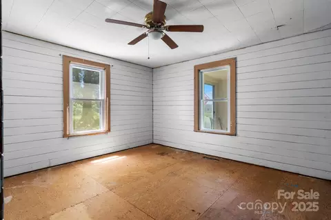 Bedroom - 5560 Springs Rd, Conover, NC 28613 photo 1 of 2