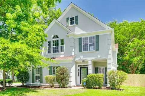 2830 Grosbeak Ln, Charlotte, NC 28269