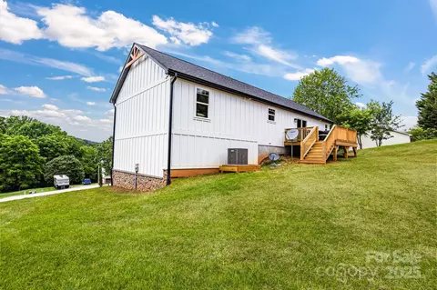 2205 Olde West Rd, Hudson, NC 28638 photo 8