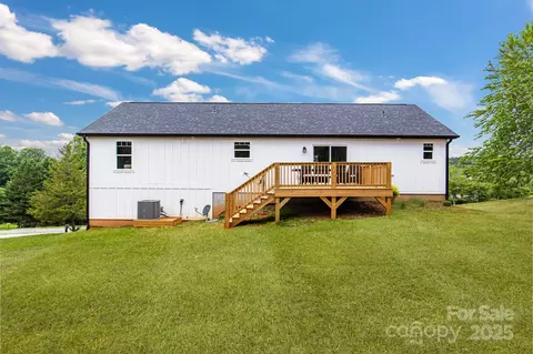 2205 Olde West Rd, Hudson, NC 28638 photo 4
