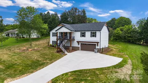2205 Olde West Rd, Hudson, NC 28638 photo 3