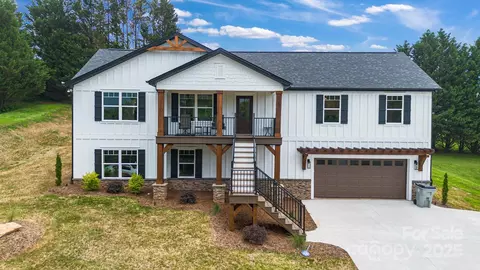2205 Olde West Rd, Hudson, NC 28638