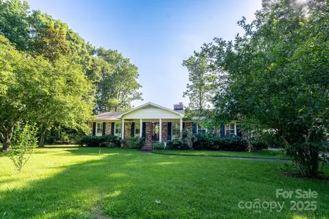 402 Scotland Dr, Kings Mountain, NC 28086