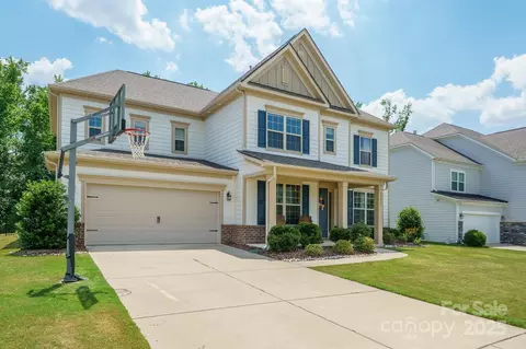 10437 Paper Birch Dr, Charlotte, NC 28215
