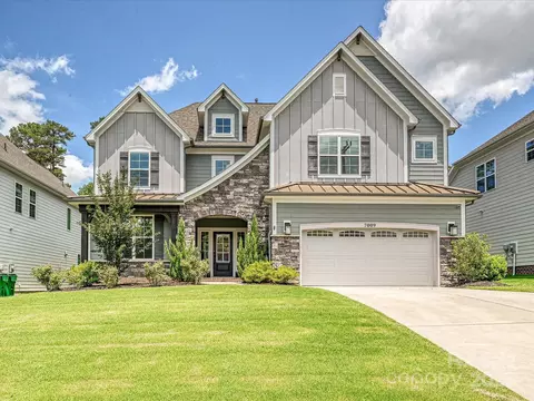 7009 Providence W Ln W, Charlotte, NC 28226