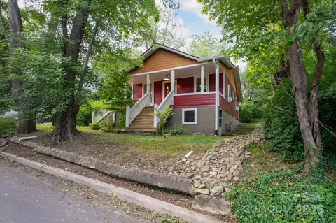 54 Downing St, Asheville, NC 28806