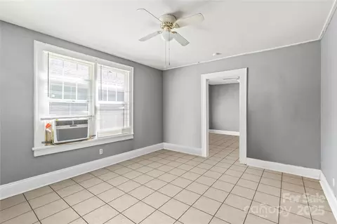 Living - 921 N Jackson St, Salisbury, NC 28144 photo 2 of 2