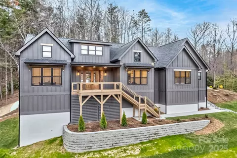 263 Falling Leaves Ln, Hendersonville, NC 28792