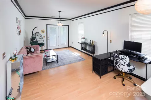 738 Appeldoorn Cir, Asheville, NC 28803
