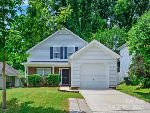 3830 Brookchase Ln, Charlotte, NC 28205