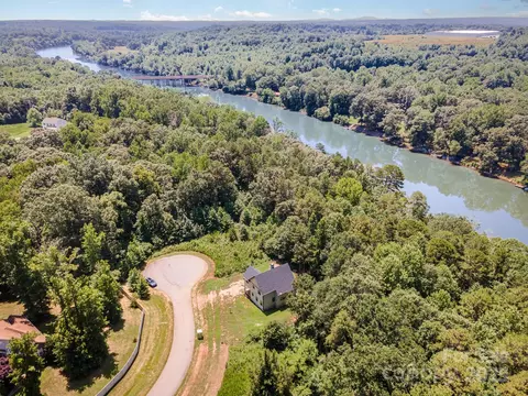 160 Slate Dr, Statesville, NC 28625