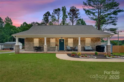 1916 Bess Town Rd, Bessemer City, NC 28016