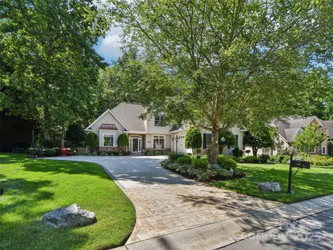 145 Fernbrook Way, Hendersonville, NC 28791