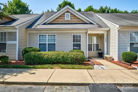 1504 Harpers Inlet Dr, Lake Wylie, SC 29710