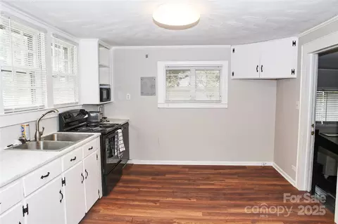 Kitchen - 218 Blacksnake Rd, Stanley, NC 28164 photo 4 of 4