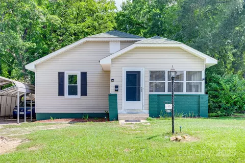 104 W Maryland Ave, Bessemer City, NC 28016
