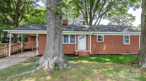151 Third Creek Rd, Statesville, NC 28677