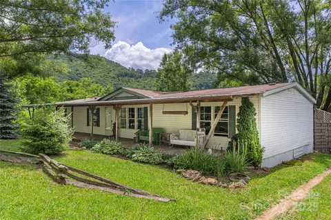 495 Courtney Ln, Canton, NC 28716