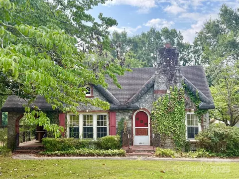 3985 1st Sw Ave SW, Hickory, NC 28602