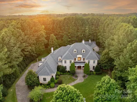 9110 Woodhall Lake Dr, Waxhaw, NC 28173