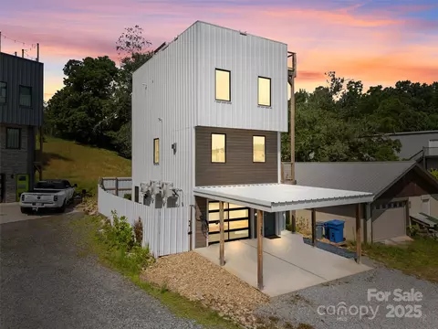 26 Carrick Ln, Brevard, NC 28712 photo 2