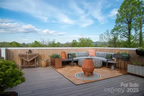 26 Carrick Ln, Brevard, NC 28712