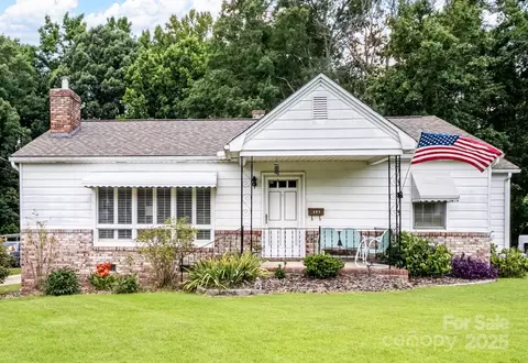 409 E 18th St, Kannapolis, NC 28083
