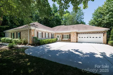804 Creek Bluff Rd, Rock Hill, SC 29732