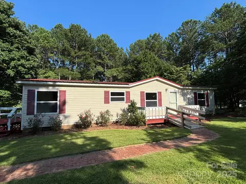 44112 Harper Hearne Rd, New London, NC 28127