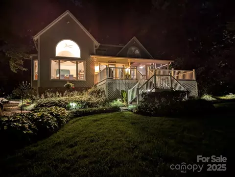 Exterior - 2704 Apache Trl, Denver, NC 28037 photo 8 of 11