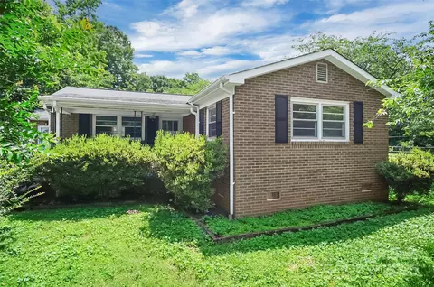 2215 Hodgin St, Gastonia, NC 28056