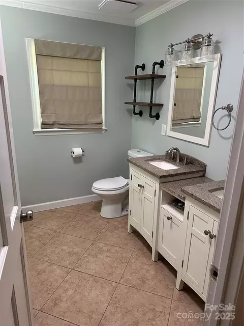 Bath - 3210 Crow Rd, Monroe, NC 28112 photo 2 of 4