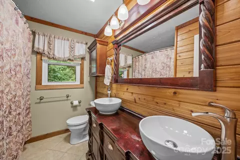 Bath - 64 Christopher Ln, Sylva, NC 28779 photo 1 of 1