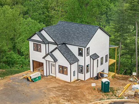 920 Newport Ct, Asheville, NC 28806