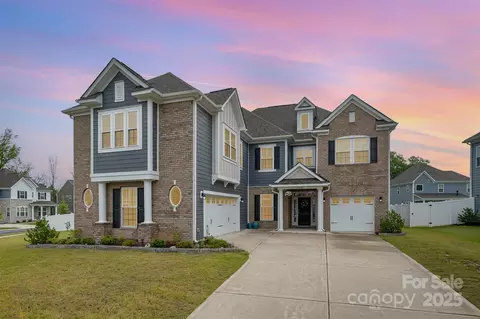 Exterior - 2960 Haley Cir, Davidson, NC 28036 photo 1 of 4