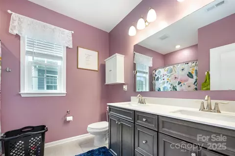 Bath - 2960 Haley Cir, Davidson, NC 28036 photo 2 of 3
