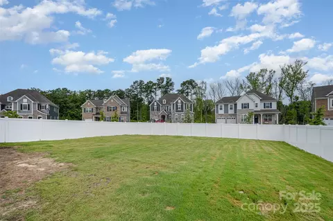 Exterior - 2960 Haley Cir, Davidson, NC 28036 photo 3 of 4