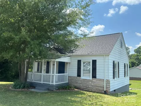 706 13th Sw St SW, Hickory, NC 28602