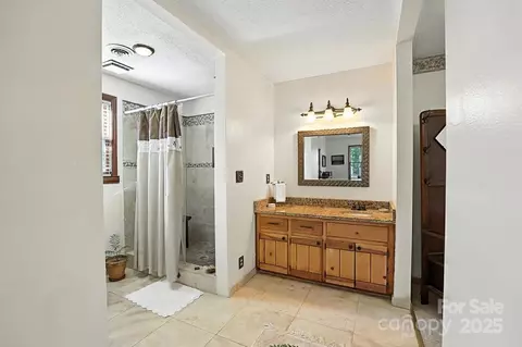 Bath - 1119 Palmyra Dr, Tega Cay, SC 29708 photo 2 of 2