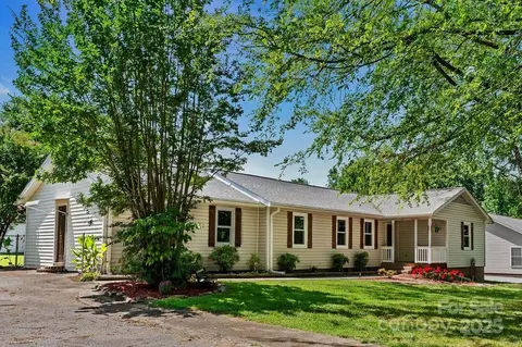 125 Robin Ct, Spartanburg, SC 29303