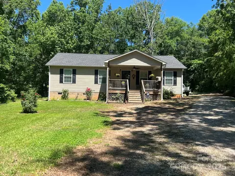 5550 Hillsdale St, Fort Lawn, SC 29714