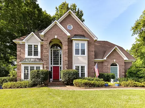 3401 Cresta Ct, Charlotte, NC 28269