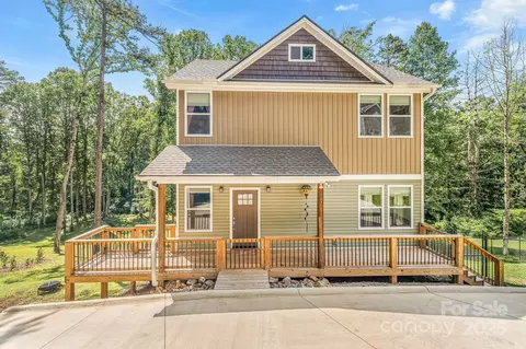 107 Mears Ridge Dr, Asheville, NC 28806