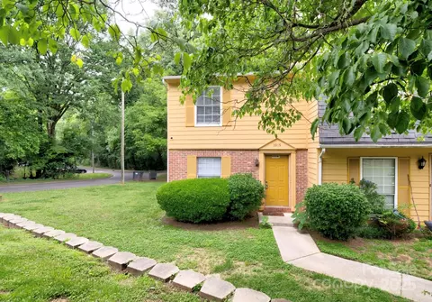 3919 Briarhill Dr, Charlotte, NC 28215