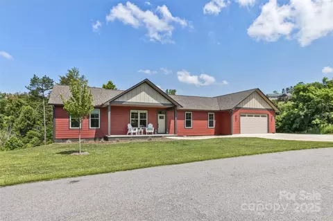 11 S Pine Dr, Weaverville, NC 28787