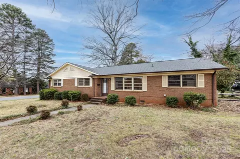 4601 Mendham Dr, Charlotte, NC 28215