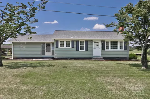 4225 Us Highway 21 Hwy, Hamptonville, NC 27020