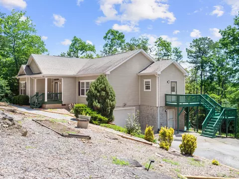 66 Condor Ct, Hendersonville, NC 28792