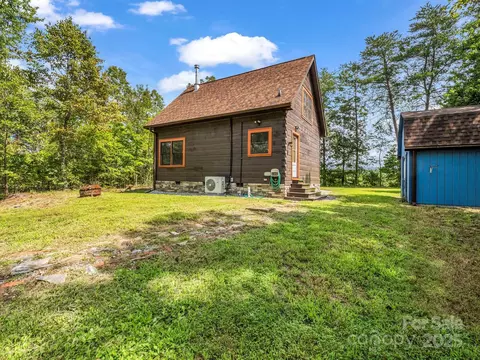 663 Fair Winds Dr, Tryon, NC 28782 photo 2