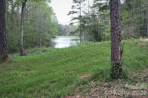 808 Bellegray 13 Rd #13, Clover, SC 29710